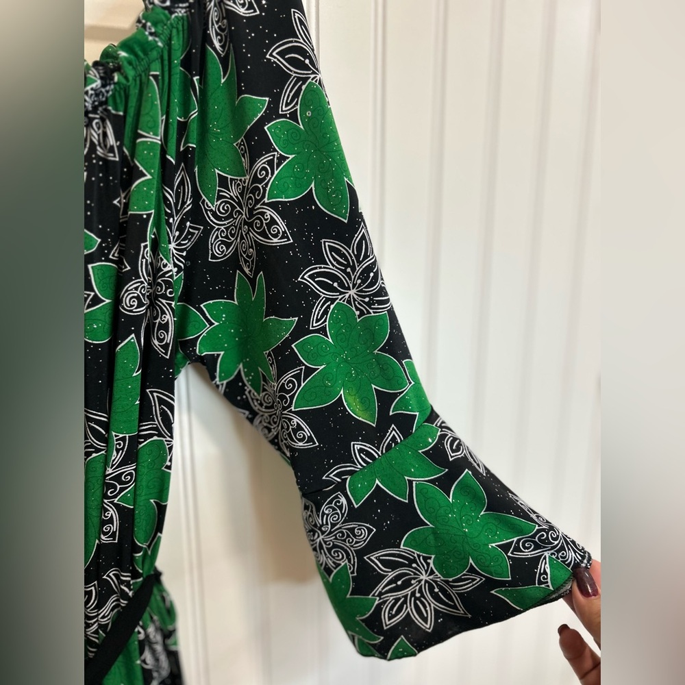 Elegant Floral Long Sleeve Dress in Black and Green floral . - Picture 8 of 14